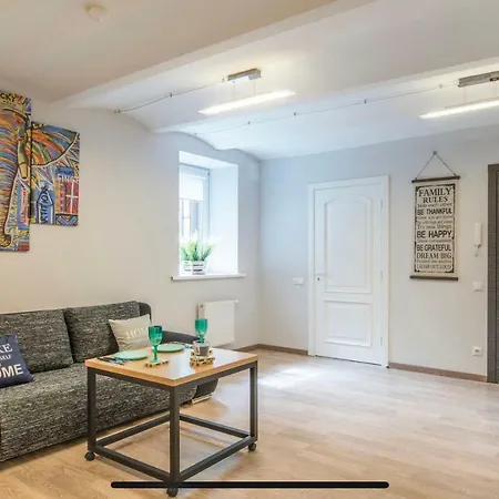 Lovely 1 Bedroom Center. *